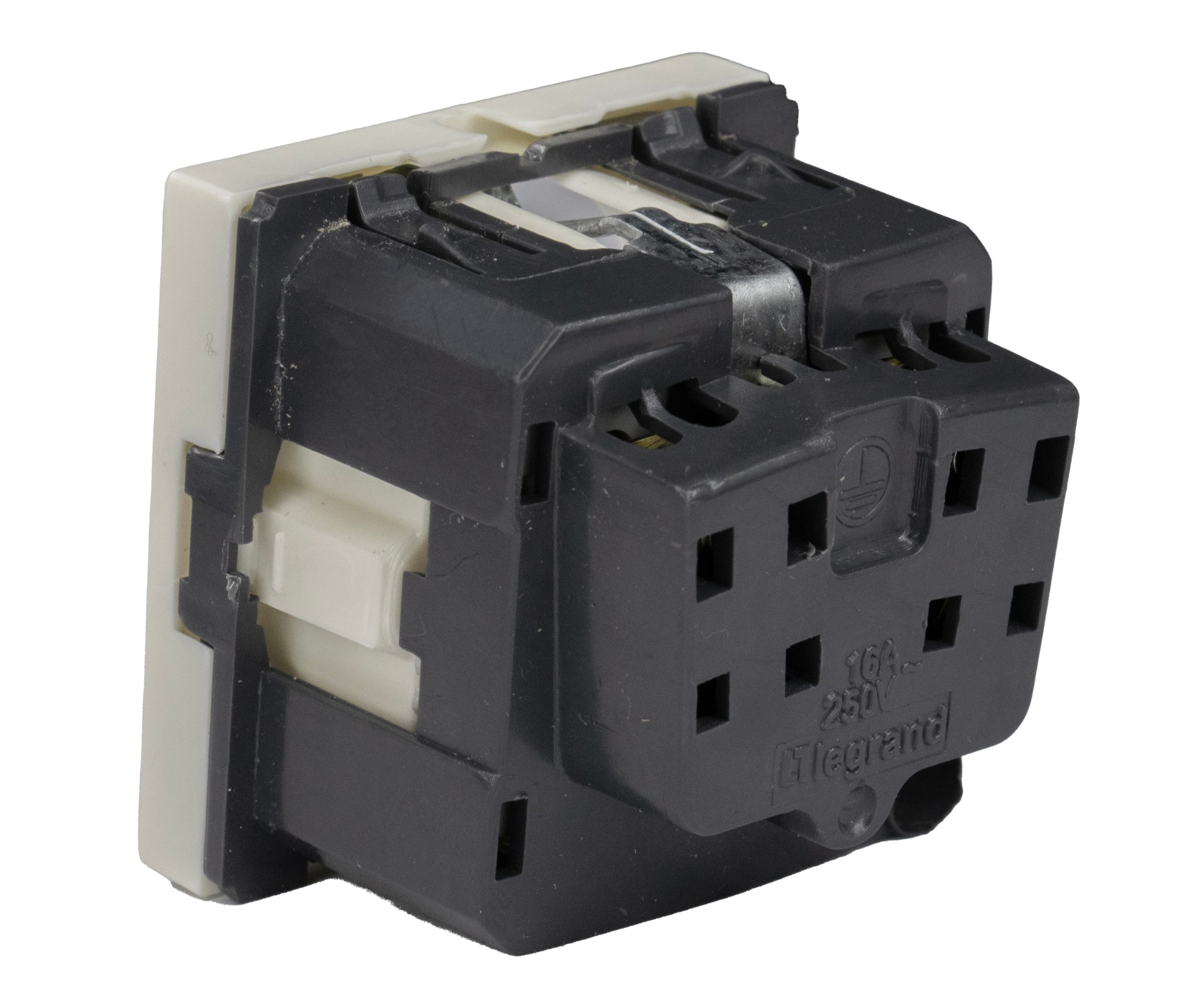  پریز برق سفید برند لگراند (برق شهری) | فایبرنت استور 